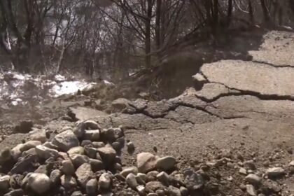 dezastru in valcea zeci de familii captive in propriile case dupa alunecarile de teren video 699b02670a7d7