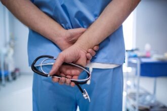 doctorii prinsi ca lucreaza la privat in timpul programului de la spitalul public vor fi dati afara 698fb5e548622