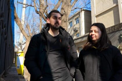 doi influenceri romani retinuti pe un aeroport din rusia si interzisi in tara pentru 50 de ani 698dffda09fa7