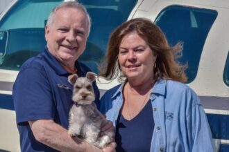 doi piloti au murit intr un accident aviatic in texas cainele lor a supravietuit in mod miraculos 699321afecfee