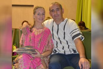 doi soti din iasi ajuta nomazii din kenya de aproape 20 de ani matilda si stefan andrici au mers in desert pentru a trai alaturi de tribul gabra 698bc9d54373f