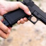 doi tineri din bucuresti au fost retinuti de politisti pentru ca ar fi tras cu pistoale neletale in patru fete 69822ef45adc5 1