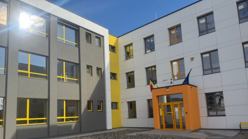 educatie la standarde europene la podu iloaiei scoala al i cuza din oras a obtinut acreditare erasmus pentru anii 2025 2028 ce inseamna asta 69865aa471fd5