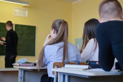 emotii ale parintilor iasul pierde 21 de clase de a ix a dar liceele de top nu sunt afectate reteaua pentru a ix a e gandita in functie de alegerile elevilor 6983f6e93e611