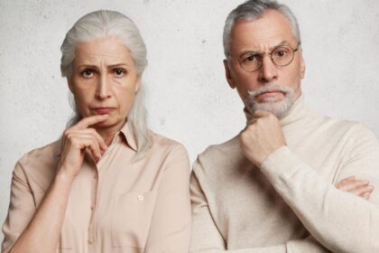 escrocii umbla mai nou cu sacosa varstnicii pacaliti direct in pragul casei 698eb1f4baf32