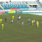 explicatiile antrenorului a carei echipa a pierdut cu poli din cauza calitatii gazonului care a fost rupt in repriza a doua au fost multe pase gresite 69999f39b5d12