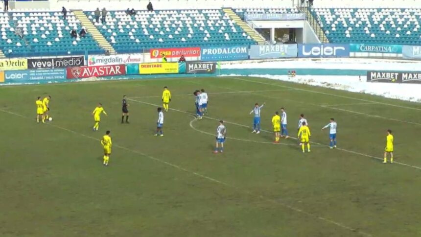 explicatiile antrenorului a carei echipa a pierdut cu poli din cauza calitatii gazonului care a fost rupt in repriza a doua au fost multe pase gresite 69999f39b5d12