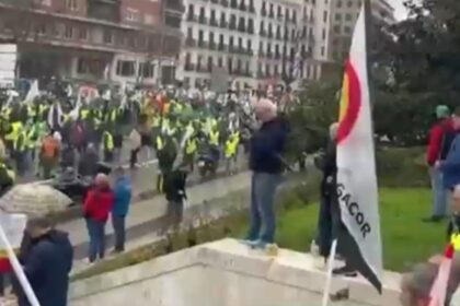 fermierii au iesit in strada revolta pe mercosur in spania 698c693e8fd23