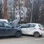 foto accident in tatarasi a fost solicitata descarcerarea dupa ce unul din soferii implicati a anuntat ca nu poate cobori din masina 69a16f5c4764e