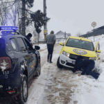 foto video interventie a jandarmilor dupa ce o masina a ramas impotmolita la marginea drumului 699598fea01e6