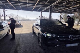 frontiera de est ultima granita a ue sub presiune continua droguri masini furate si aproape 200 de acte contrafacute depistate de politistii itpf iasi 698be35eca677