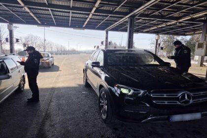 frontiera de est ultima granita a ue sub presiune continua droguri masini furate si aproape 200 de acte contrafacute depistate de politistii itpf iasi 698be35eca677