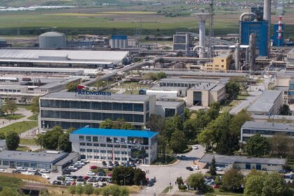 gigantul azomures la pamant de ce a fost pus pe pauza cel mai important producator de ingrasaminte al romaniei 698ed9bd17398