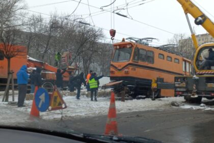 haos generalizat in capitala dupa tramvaie au inceput sa deraieze si frezele de deszapezire 698065104ca75