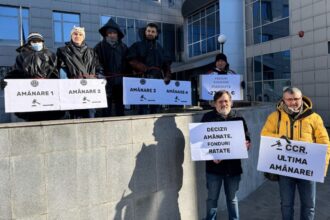 iasi protest reset fata de tergiversarea deciziei ccr privind pensiile magistratilor 698b3726770d6