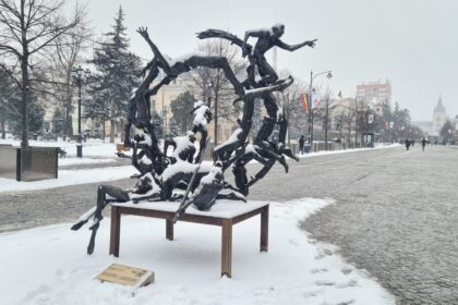 iasul ornat cu arta ce putem vedea orasul redevine azi capitala sculpturii romanesti la 150 de ani de la nasterea lui constantin brancusi 69967312dbea2