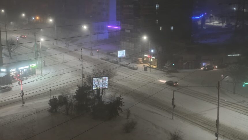 iasul soselelor albe ninsorile abundente au acoperit noaptea trecuta strazile 6992ba28a681d