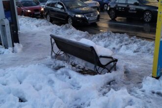 in loc sa vina cu solutii primaria generala s a apucat sa dea amenzi primariilor de sector pentru modul in care au gestionat deszapezirea 69981d98197d0