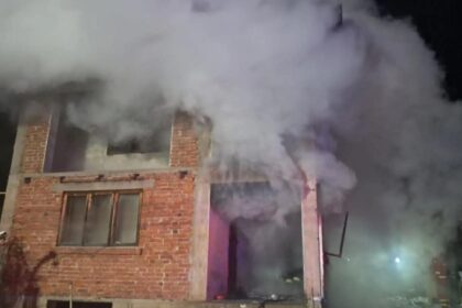 incendiu violent intr o locuinta din judetul arges un barbat de 50 de ani si a pierdut viata 698051240c3ea