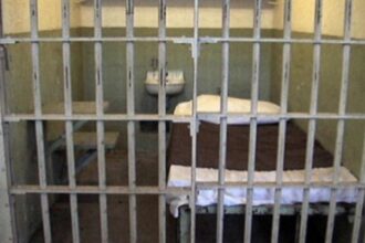 inchisoare pe viata pentru barbatul din iasi care si a ucis fosta sotie in fata blocului dupa ce i a dat foc 699c561fc3f32