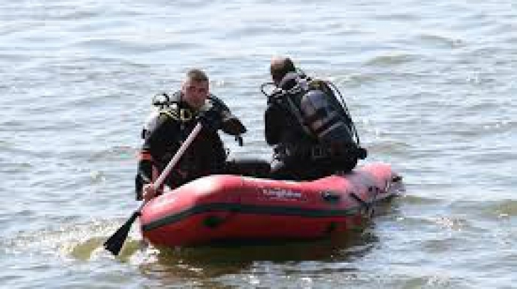 interventie de urgenta a scafandrilor barbat de 44 de ani dat disparut cautat in lacul surduc 698f68a859f7b