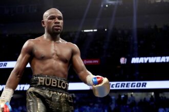 legendarul floyd mayweather vrea sa reia meciurile profesioniste inca mai am capacitatea de a atinge noi recorduri in box 6999c2306ac73