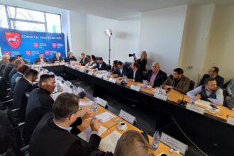 live video text inca un terminal de pasageri al aeroportului iasi in dezbaterea consilierilor judeteni 699eb74e605f8