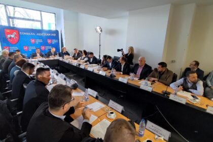 live video text inca un terminal de pasageri al aeroportului iasi in dezbaterea consilierilor judeteni 699eb74e605f8