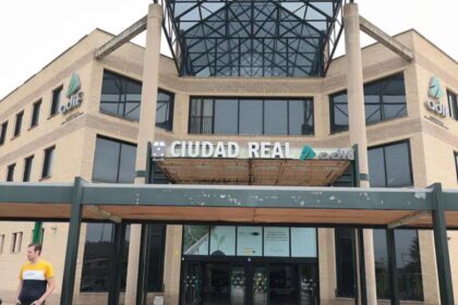 lovitura pentru romanii din spania dupa 20 de ani de munca oamenii nu se mai ajung cu banii si vor sa se intoarca acasa 6989ea6bbb15c