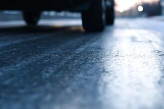 mare atentie soferi circulatia pe un tronson din dn 28 iasi albita este oprita din cauza poleiului 69862794f0c54