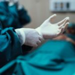 medic chirurg din sibiu prins in flagrant cand primea 1 000 de lei pentru a opera o femeie 698375f2b3309