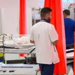 medic de la spitalul judetean tg jiu luat la bataie de ruda unei paciente pe care incerca sa o stabilizeze la urgente 699430032f495