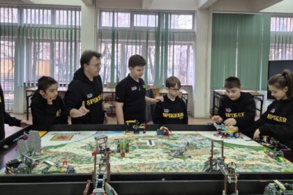 micii ingineri de 10 13 ani din iasi care au cucerit scena regionala first lego league echipa spikers de la club 801 a luat cel mai mare premiu 698a8e74f3607