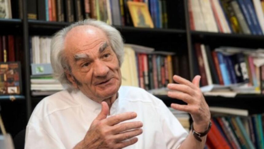 neurochirurgul leon danaila decorat cu ordinul militar de romania pentru intreaga cariera cand pornesti cu credinta sigur reusesti 698579d247f5d