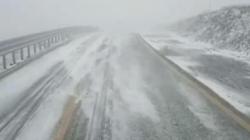 ninsori extreme in romania capitala ingropata in zapada frigul se mentine temperaturi de pana la 15 grade 69803d3f7245b