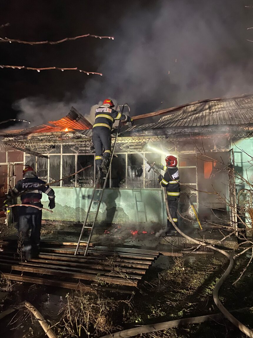noapte de foc pentru pompierii ieseni doua case au fost cuprinde de flacari 6981951f990ef