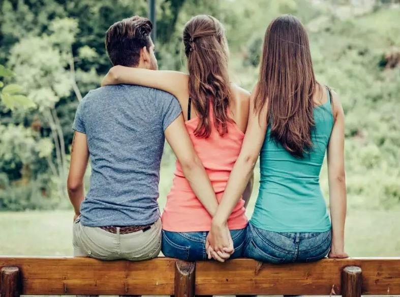 o frumoasa poveste de dragoste de la iasi dintre angajata si director transformata intr un proces de sute de mii de euro totul s a dus de rapa cand iubita a aflat ca alesul s a ca 697ec26ecf282