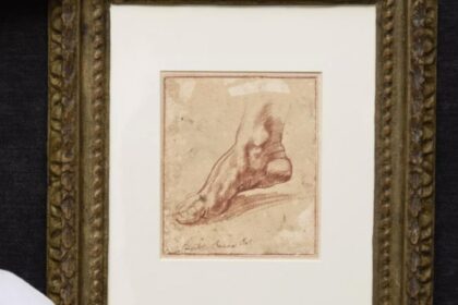 o schita a lui michelangelo estimata la 2 milioane de dolari s a vandut de 13 ori mai scump 6989eafa2c4f5