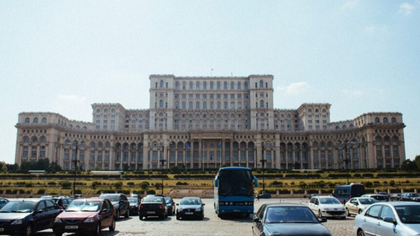 parlamentul romaniei va fi iluminat in culorile ucrainei la patru ani de la invazia rusa 699c1d59d7541