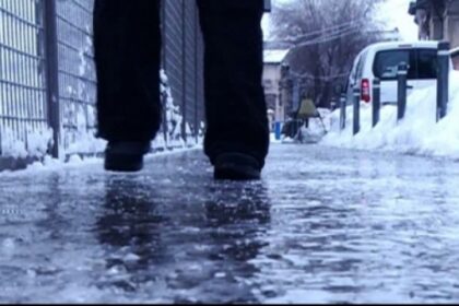 pericol de polei si gheata igsu avertizeaza cetatenii curatarea zapezii este obligatorie prin lege 69808e1d12817