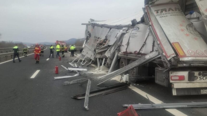 pericol pe autostrada doua tir uri unul incarcat cu sulfat de amoniu implicate intr un accident violent pe a1 fotovideo 698b16832fdaf