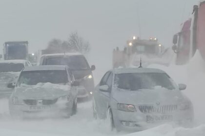 peste 5 000 de zboruri au fost anulate pe coasta de est a sua in urma ninsorilor puternice 699d3f45dbc37