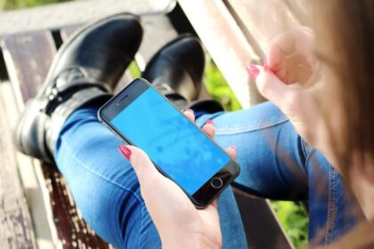 polonia pregateste interzicerea retelelor sociale pentru copiii sub 15 ani amenzi pentru platformele care nu verifica varsta 69a15ac0c17aa