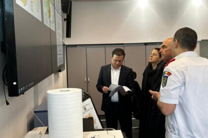 premierul ilie bolojan la centrul national de conducere integrata al mai situatia este sub control fara victime sau cazuri critice 69956a51f0372