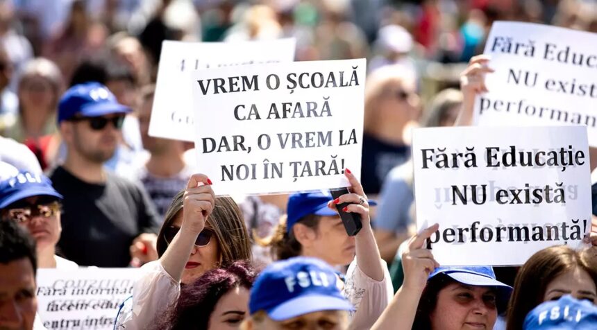 profesori ieseni la protest la bucuresti impotriva masurilor din educatie aproximativ 2 000 de angajati azi in piata victoriei 6982a8ec59138