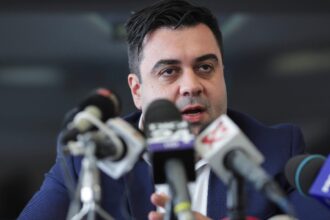 razvan cuc scapa de arest preventiv fostul ministru plasat in arest la domiciliu in dosarul mitei de la rar 69882c0cda8d9