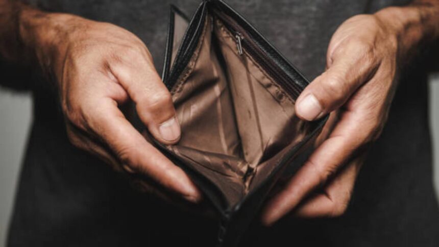 realitatea buzunarului gol cum ne explica guvernul ca recesiunea este de fapt un succes 698f0d3f7342d