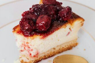 reteta de cheesecake fara coacere cu fructe de padure desertul care se prepara simplu si este un deliciu 698336cadad35