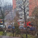 risc major pentru pietoni pe aleea nicolina un aparat de aer conditionat la un pas de prabusire 6985ae5228014