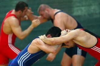 romania a trimis o delegatie oficiala la o competitie de lupte din rusia invitati de un apropiat al lui putin 698c9db57ab97